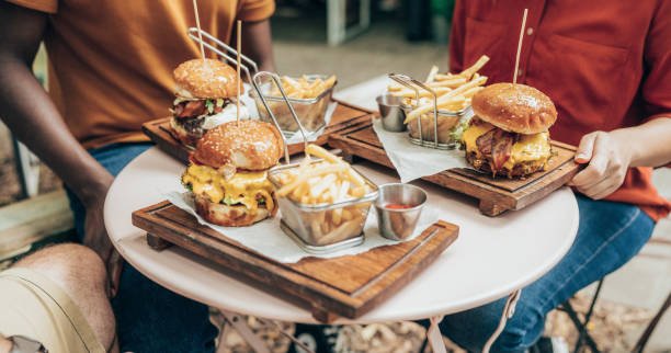 How does fast food contribute to obesity? How does fast food contribute to obesity?