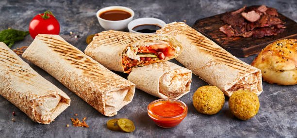 How do street food vendors adapt to seasonal changes in ingredients? How do street food vendors adapt to seasonal changes in ingredients?