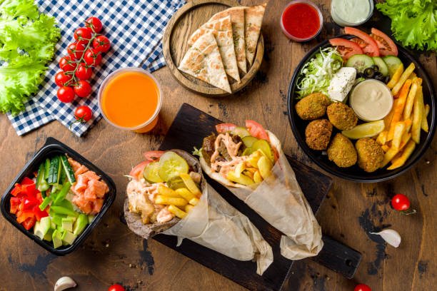 What are the health benefits and risks of consuming street food? What are the health benefits and risks of consuming street food?