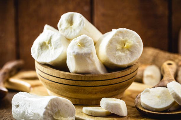 How do starchy foods impact blood sugar levels?